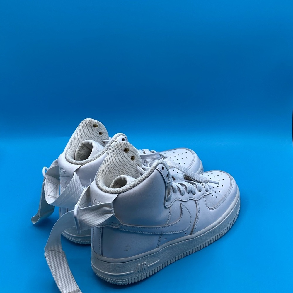 Nike White High-Top Sneakers‎ - Picture 3 of 4